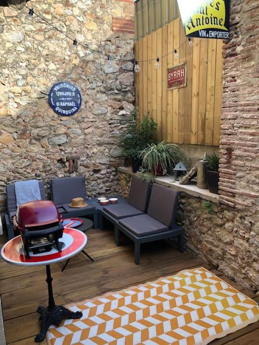 Chez Voltaire Maison Typique Et Son Patio Au Coeur De Thuir Extérieur photo
